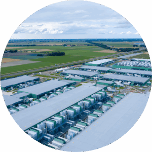 iStock-1340100576-Data-Center